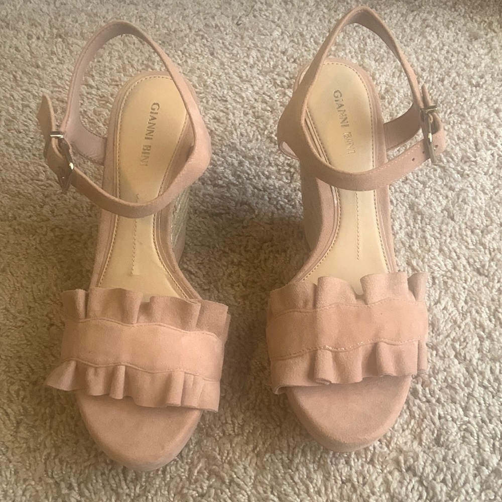 Gianni Bini Platform Sandal